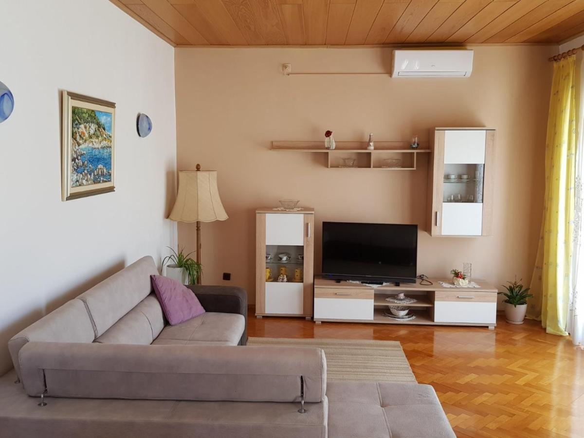 Apartments Labor Vodice Luaran gambar