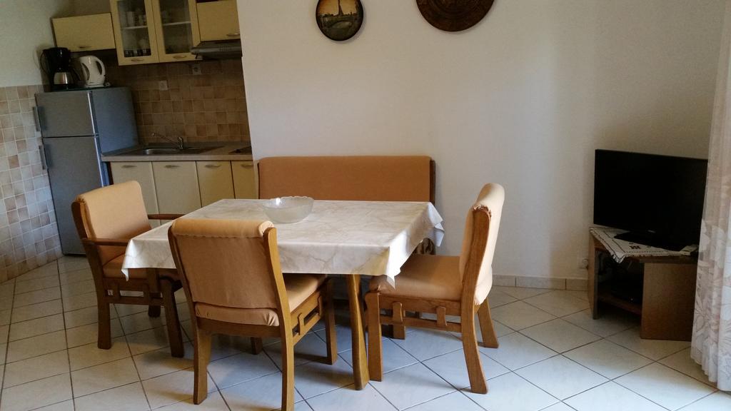 Apartments Labor Vodice Luaran gambar