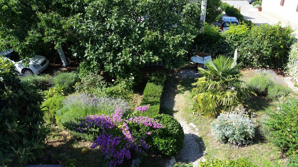 Apartments Labor Vodice Luaran gambar