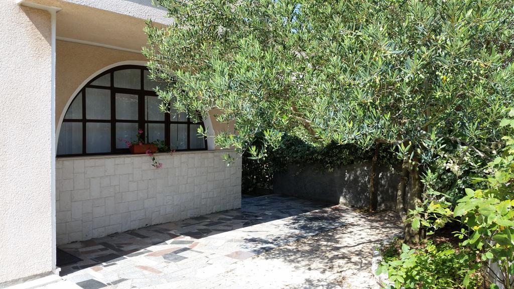 Apartments Labor Vodice Luaran gambar