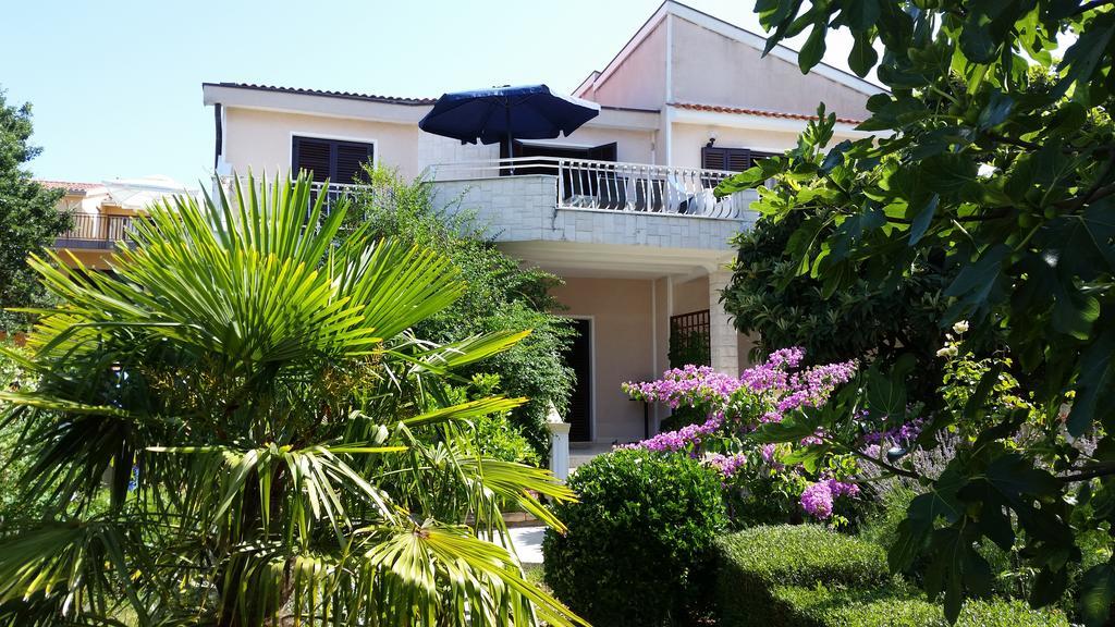 Apartments Labor Vodice Luaran gambar