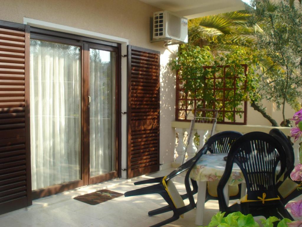 Apartments Labor Vodice Bilik gambar