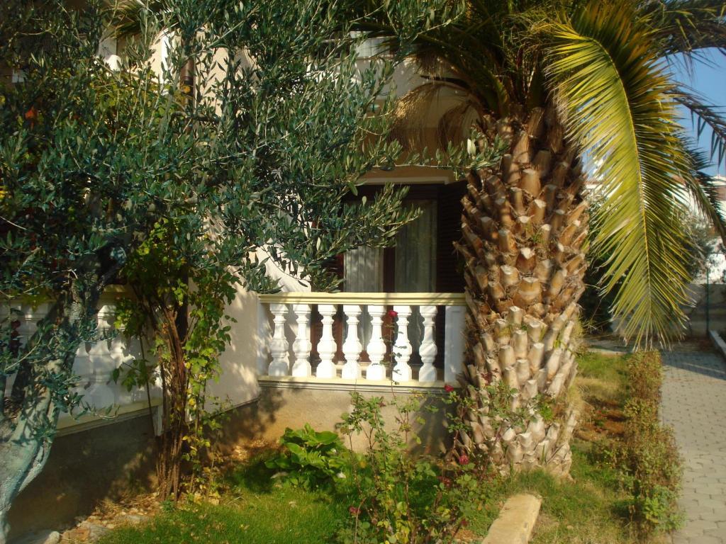 Apartments Labor Vodice Bilik gambar