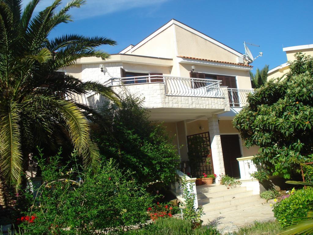 Apartments Labor Vodice Bilik gambar
