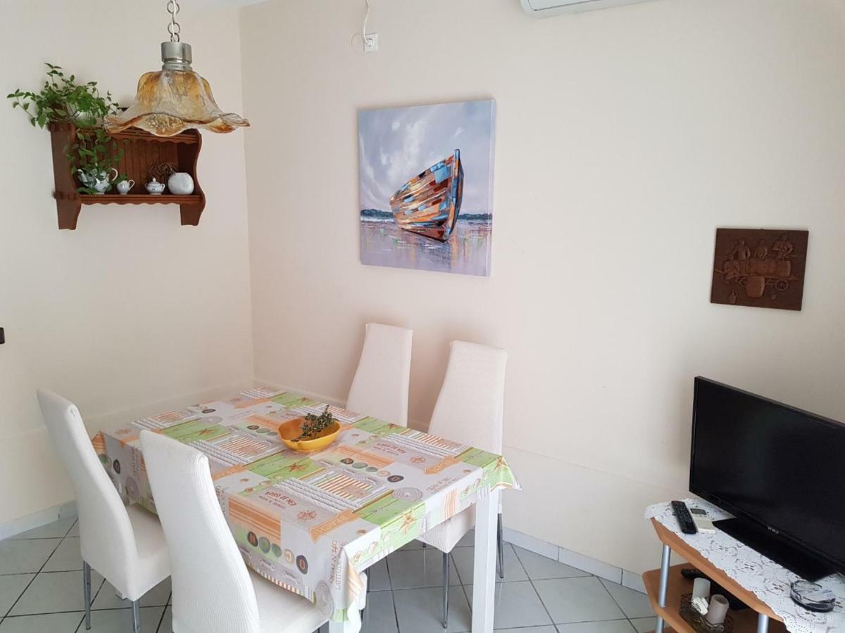 Apartments Labor Vodice Luaran gambar